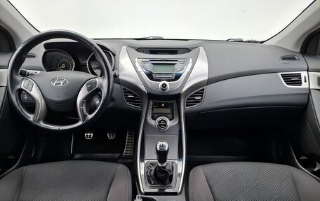 Hyundai Elantra V, 2012 год, 900 000 рублей, 12 фотография