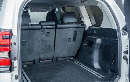 Toyota Land Cruiser Prado 150 рестайлинг 2, 2019 год, 4 460 000 рублей, 16 фотография