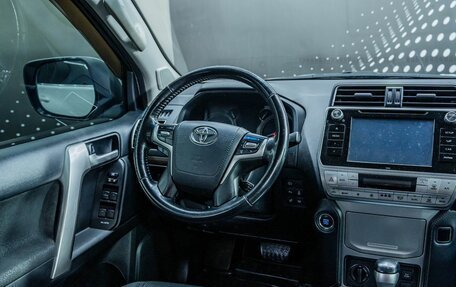 Toyota Land Cruiser Prado 150 рестайлинг 2, 2019 год, 4 460 000 рублей, 20 фотография