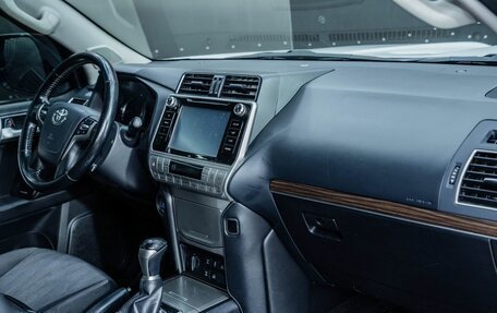 Toyota Land Cruiser Prado 150 рестайлинг 2, 2019 год, 4 460 000 рублей, 24 фотография