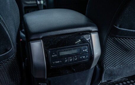 Toyota Land Cruiser Prado 150 рестайлинг 2, 2019 год, 4 460 000 рублей, 25 фотография