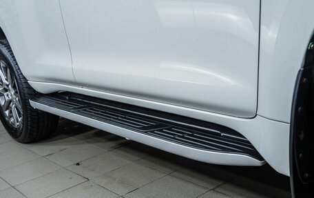 Toyota Land Cruiser Prado 150 рестайлинг 2, 2019 год, 4 460 000 рублей, 32 фотография