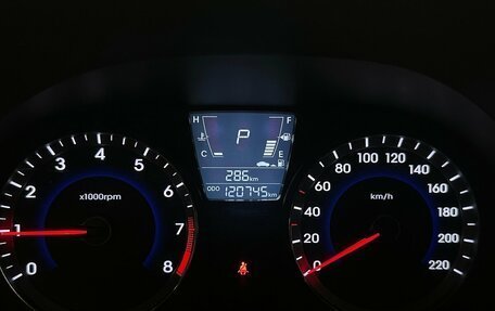 Hyundai Solaris II рестайлинг, 2011 год, 760 000 рублей, 6 фотография