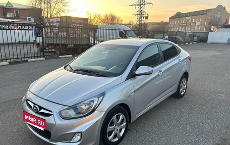 Hyundai Solaris II рестайлинг, 2011 год, 665 000 рублей, 4 фотография