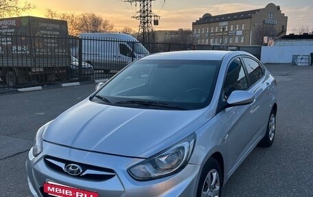 Hyundai Solaris II рестайлинг, 2011 год, 665 000 рублей, 6 фотография