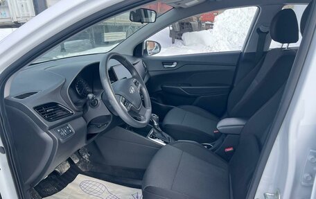 Hyundai Solaris II рестайлинг, 2022 год, 1 700 000 рублей, 12 фотография