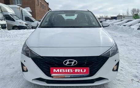Hyundai Solaris II рестайлинг, 2022 год, 1 700 000 рублей, 2 фотография