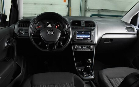 Volkswagen Polo VI (EU Market), 2015 год, 1 074 000 рублей, 6 фотография