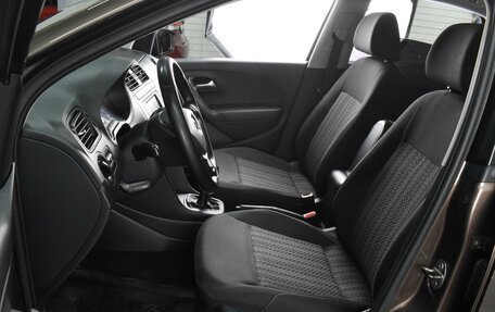 Volkswagen Polo VI (EU Market), 2015 год, 1 074 000 рублей, 10 фотография