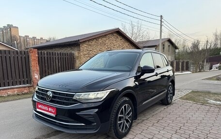 Volkswagen Tiguan II, 2021 год, 3 600 000 рублей, 1 фотография