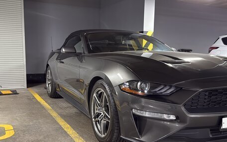 Ford Mustang VI рестайлинг, 2018 год, 3 299 000 рублей, 8 фотография