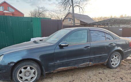 Mercedes-Benz E-Класс, 2002 год, 300 000 рублей, 3 фотография