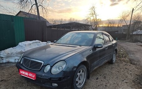 Mercedes-Benz E-Класс, 2002 год, 300 000 рублей, 2 фотография