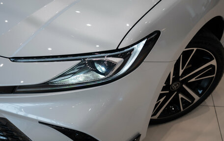 Toyota Camry, 2025 год, 6 090 000 рублей, 15 фотография