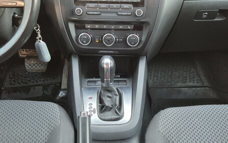 Volkswagen Jetta VI, 2013 год, 1 000 000 рублей, 11 фотография