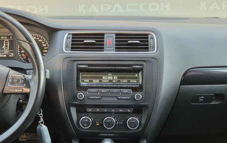 Volkswagen Jetta VI, 2013 год, 1 000 000 рублей, 10 фотография