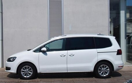 Volkswagen Sharan II, 2015 год, 1 170 000 рублей, 2 фотография