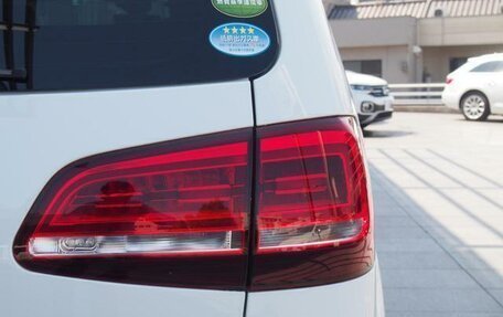 Volkswagen Sharan II, 2015 год, 1 170 000 рублей, 11 фотография