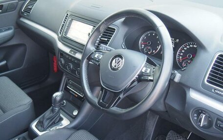 Volkswagen Sharan II, 2015 год, 1 170 000 рублей, 24 фотография