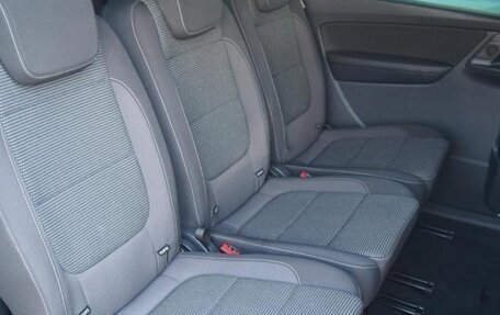 Volkswagen Sharan II, 2015 год, 1 170 000 рублей, 26 фотография