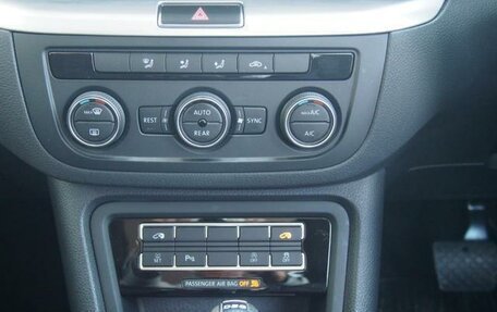 Volkswagen Sharan II, 2015 год, 1 170 000 рублей, 22 фотография