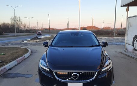 Volvo V40 II рестайлинг, 2017 год, 1 380 000 рублей, 1 фотография