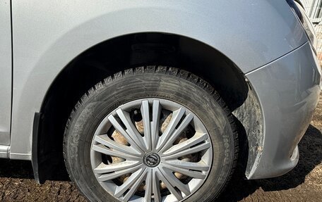 Renault Logan II, 2015 год, 800 000 рублей, 3 фотография