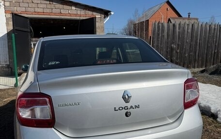 Renault Logan II, 2015 год, 800 000 рублей, 5 фотография