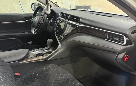 Toyota Camry, 2020 год, 3 400 000 рублей, 8 фотография