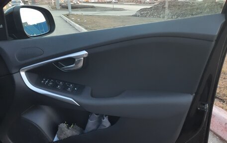 Volvo V40 II рестайлинг, 2017 год, 1 380 000 рублей, 13 фотография