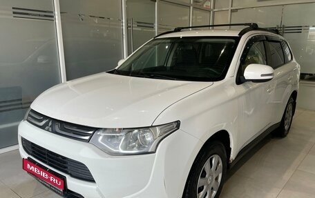 Mitsubishi Outlander III рестайлинг 3, 2013 год, 1 019 000 рублей, 1 фотография
