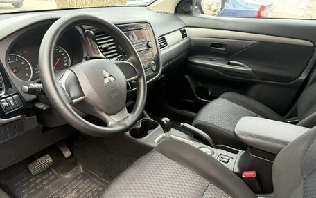 Mitsubishi Outlander III рестайлинг 3, 2014 год, 1 375 000 рублей, 9 фотография