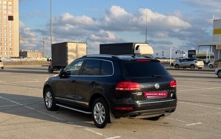 Volkswagen Touareg III, 2011 год, 1 750 000 рублей, 3 фотография