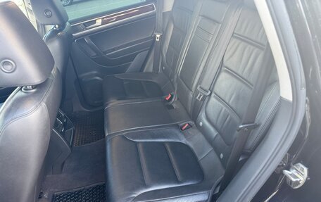 Volkswagen Touareg III, 2011 год, 1 750 000 рублей, 13 фотография