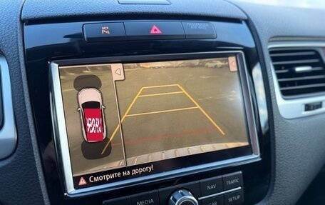 Volkswagen Touareg III, 2011 год, 1 750 000 рублей, 26 фотография