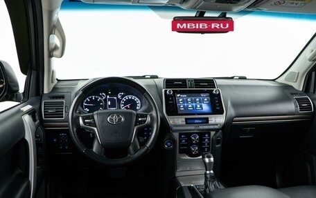 Toyota Land Cruiser Prado 150 рестайлинг 2, 2019 год, 5 427 077 рублей, 6 фотография