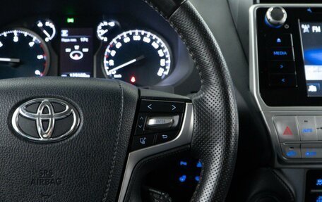 Toyota Land Cruiser Prado 150 рестайлинг 2, 2019 год, 5 427 077 рублей, 13 фотография