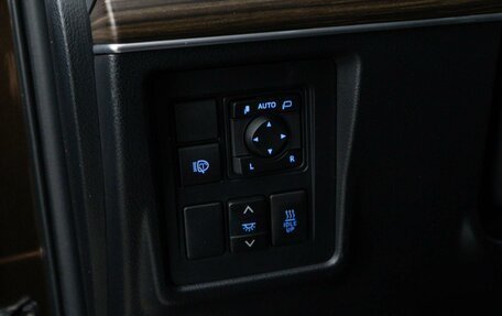 Toyota Land Cruiser Prado 150 рестайлинг 2, 2019 год, 5 427 077 рублей, 15 фотография