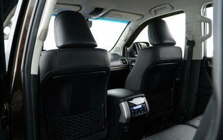 Toyota Land Cruiser Prado 150 рестайлинг 2, 2019 год, 5 427 077 рублей, 11 фотография