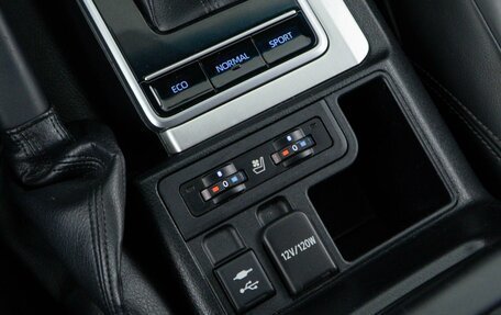 Toyota Land Cruiser Prado 150 рестайлинг 2, 2019 год, 5 427 077 рублей, 17 фотография