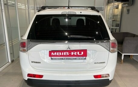 Mitsubishi Outlander III рестайлинг 3, 2013 год, 1 019 000 рублей, 3 фотография