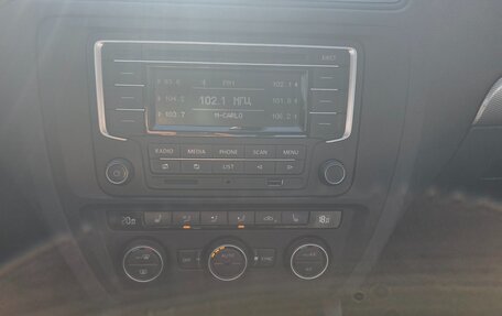 Volkswagen Jetta VI, 2014 год, 930 000 рублей, 9 фотография