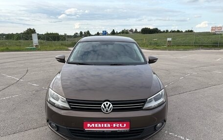 Volkswagen Jetta VI, 2012 год, 888 000 рублей, 1 фотография