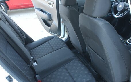 KIA Rio IV, 2018 год, 1 590 000 рублей, 13 фотография