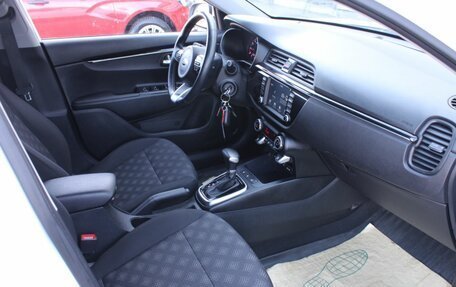 KIA Rio IV, 2018 год, 1 590 000 рублей, 12 фотография