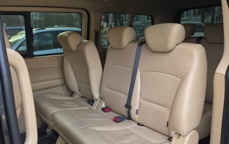 Hyundai H-1 II рестайлинг, 2016 год, 2 150 000 рублей, 24 фотография