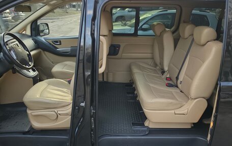 Hyundai H-1 II рестайлинг, 2016 год, 2 150 000 рублей, 23 фотография