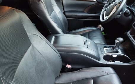 Toyota Highlander III, 2014 год, 3 400 000 рублей, 7 фотография