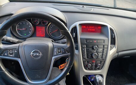 Opel Astra J, 2011 год, 740 000 рублей, 4 фотография