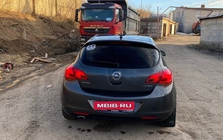 Opel Astra J, 2011 год, 740 000 рублей, 3 фотография